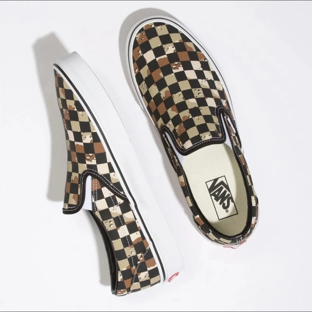 NIB Women Size 7.5 Vans Classic Slip-on Checkboard Shoes Camo-desert/True White - Picture 2 of 11